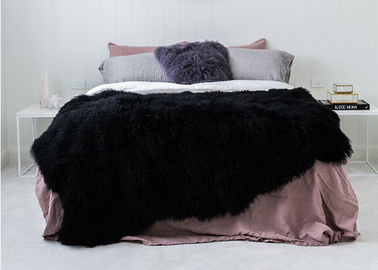 China Luxury Tibetan Real Sheepskin Rug Black Long Silky Curly Fur 120 *180cm For Floor supplier