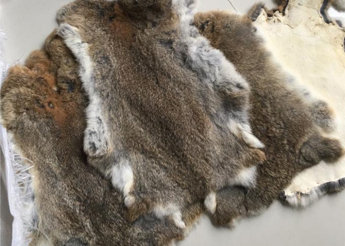 30 40cm Smooth Dyed Rabbit Fur Pelts Warm Comfortable For Winter Garment