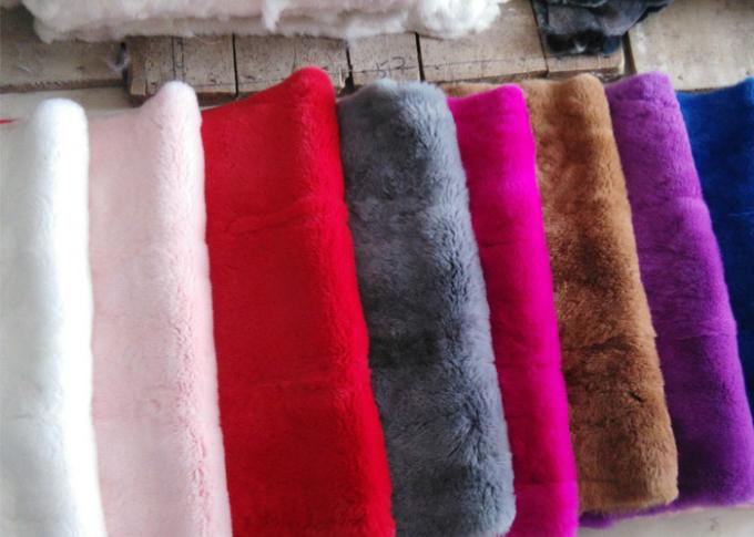Sheared Rabbit Fur Coat Usage , Fluffy Hairs White Rabbit Fur Pelts For Garment