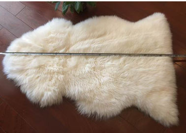 China Genuine White Sheepskin Rug Long Hair Lambskin Pelt 70 x110cm Single Piece supplier