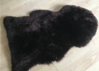 China Dyed Black Sheepskin Floor Rug , Long Hair Wool Genuine Sheepskin Seat Covers  supplier