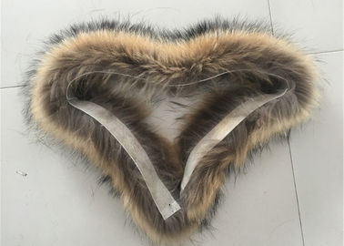 China 70*20cm Size Raccoon Replacement Fur Collar Windproof Warm For Garments supplier