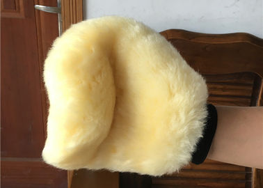 China Genuine Short Soft Merino Wool Wash Mitt Beige Color For Reducing Scratches supplier
