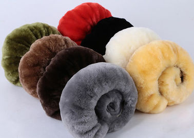 China Warm Comfortable Sheepskin Steering Wheel Cover 3 Spoke Anti Slip For Safety Driving supplier