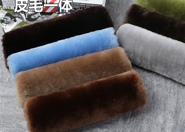 China Dyed 24 Colors 100% Sheepskin Seat Belt Cover Warm Keeping With Universal Size supplier