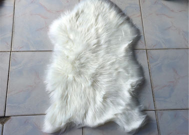 China Room Decorative Large White Faux Fur Rug 2 * 3 Ft , Single Pelt Faux Fur Floor Rug supplier